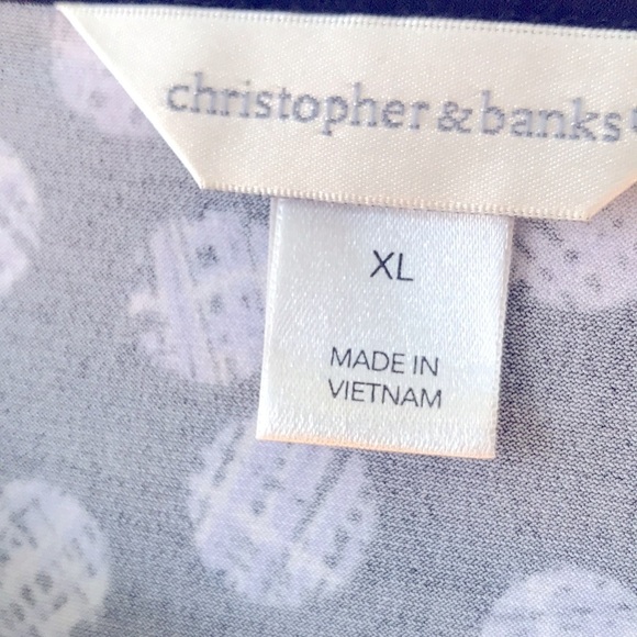 Asymmetrical blouse with black and white circles - Picture 4 of 6